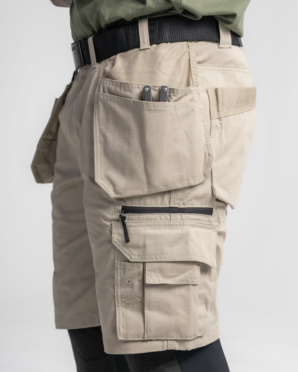 Ripstop Shorts - With Utility Pockets - White/Dark grey